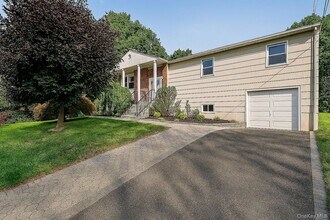 Building Photo - 568 Manville Rd