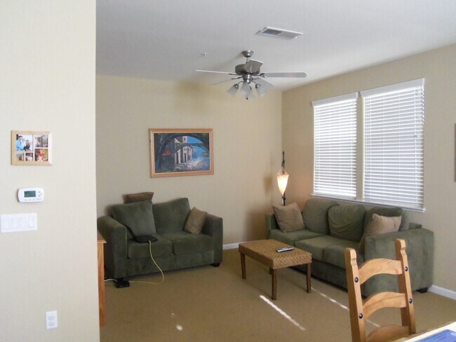 Building Photo - Gorgeous North Natomas Condo!!  PLEASE REA...