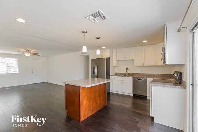 Foto del edificio - 3308 E Thunderbird Rd