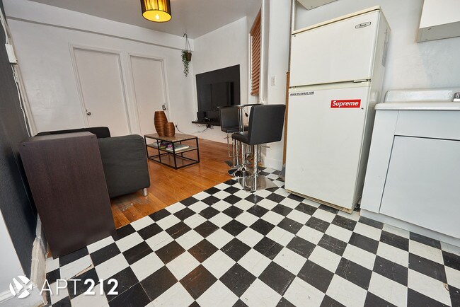 Foto del edificio - 251 Elizabeth St