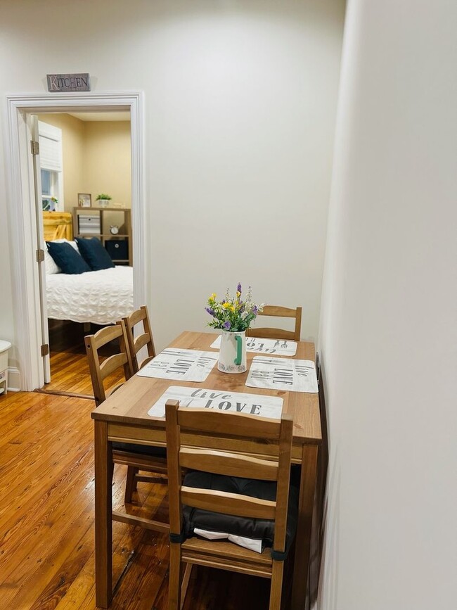 Foto del edificio - Charming 1BR Duplex in New Orleans