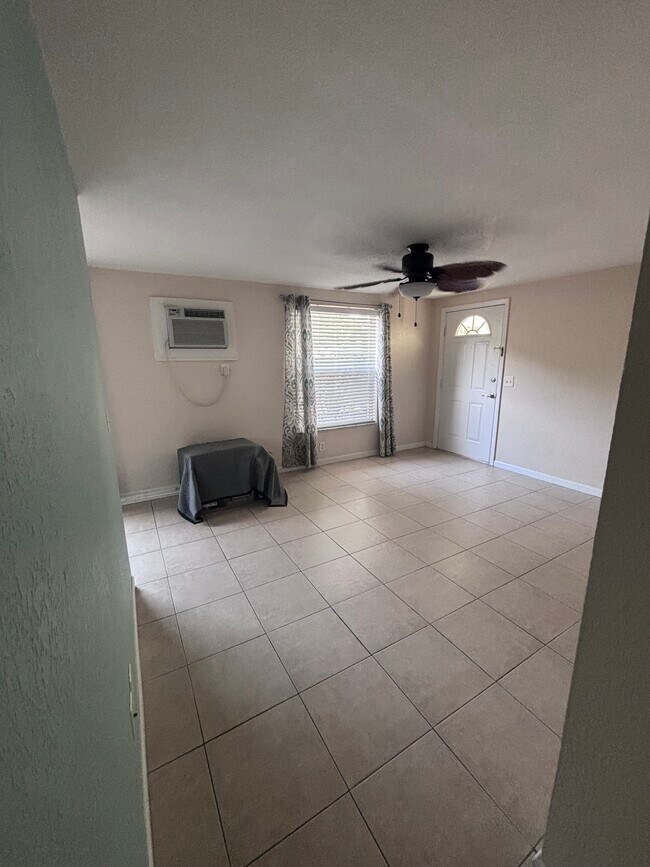 Foto del edificio - 634 Dogwood Ct