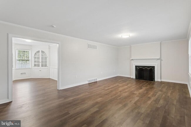 Building Photo - 127 Bell Ave