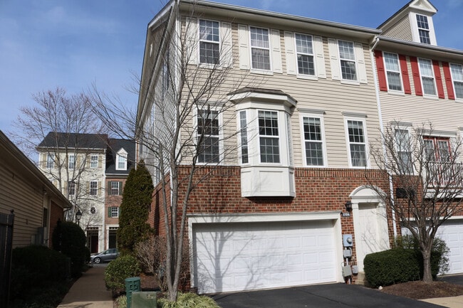 Building Photo - 8106 Jaala Ln