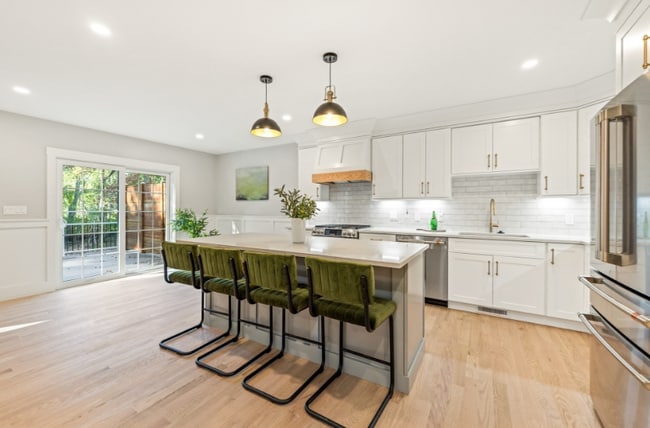 Foto del edificio - 110 Wilson Rd