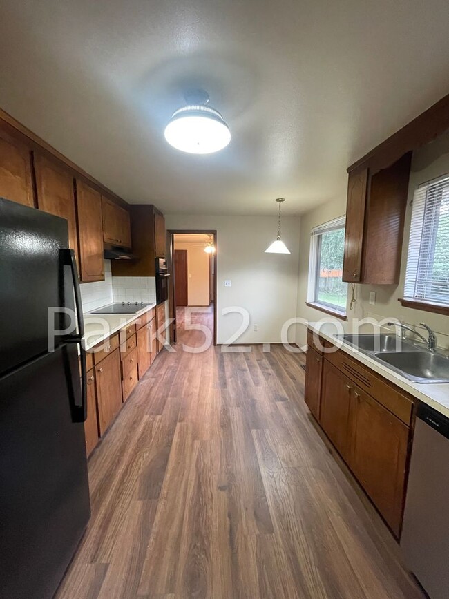 Foto del edificio - 3 Bedroom Rambler in Lakewood!