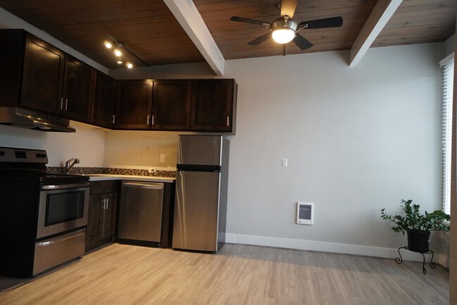 Building Photo - 295 3rd St