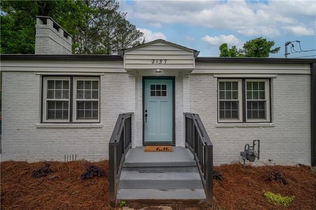 Building Photo - 2137 Delowe Dr