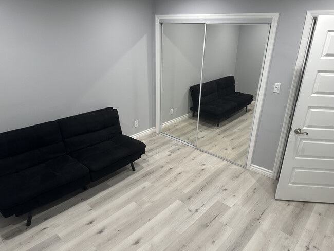 Building Photo - 4807 Woodley Ave