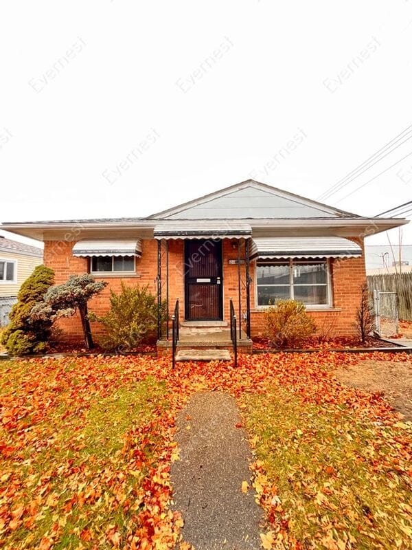 26 W Morehouse Ave, Hazel Park, MI 48030 House Rental in Hazel Park