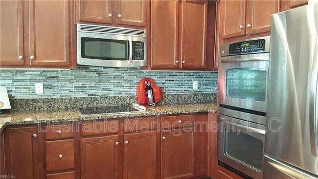 Foto del edificio - 33 Miles Cary Mews