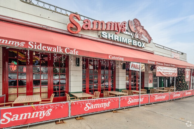 Sammy's in City Island is world-renowned for their wide range of seafood & fruity cocktails.