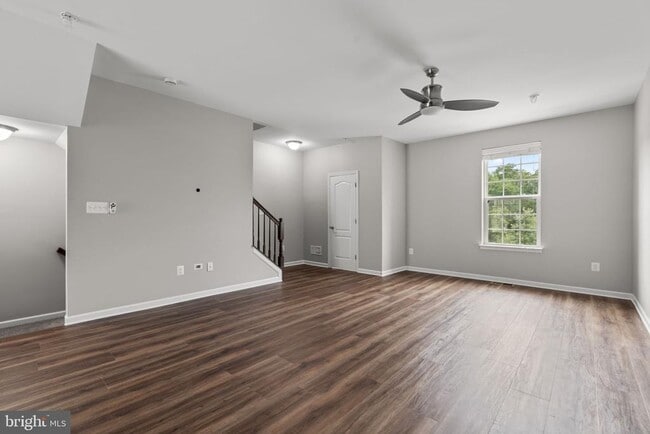 Building Photo - 9442 Adelaide Ln