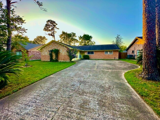 Building Photo - 7238 Woodfern Dr