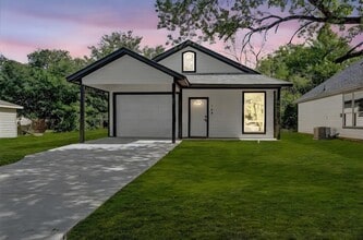 Building Photo - 705 E Hanna St