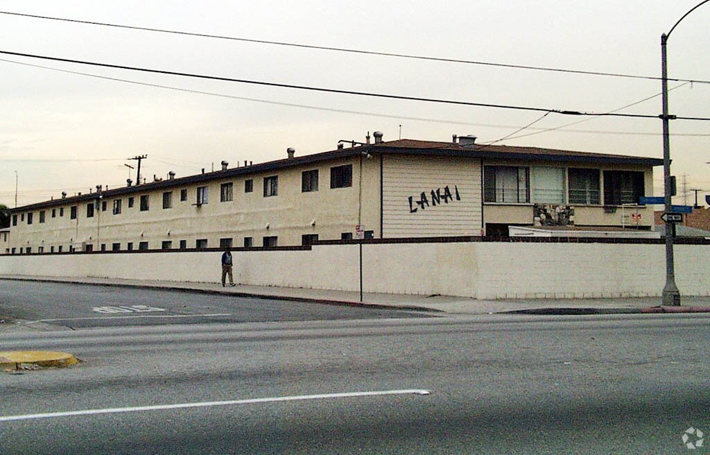 Alternate view - Lanai Apartments