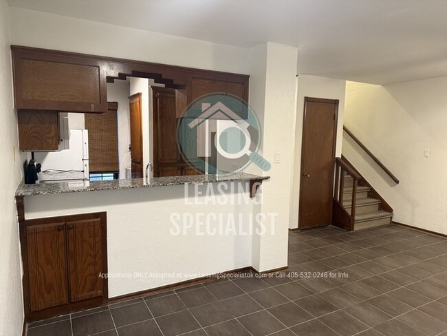 Foto del edificio - 2 Bed 2 Bath West Norman Townhouse!