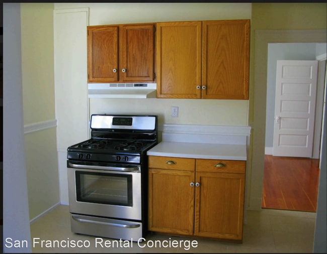 Building Photo - 3 br, 1 bath House - 917 Sanchez Street