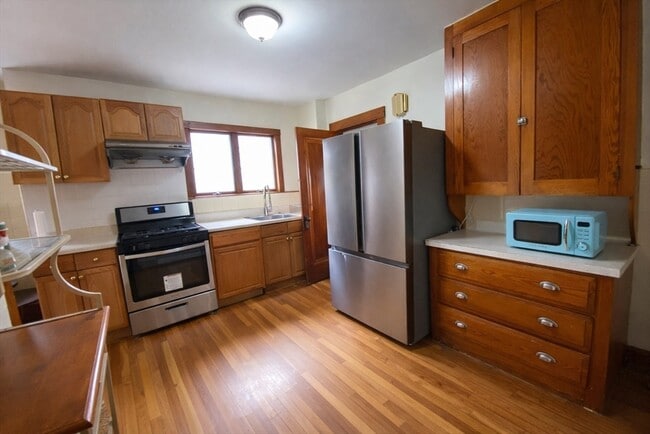 Building Photo - 23 Menotomy Rd