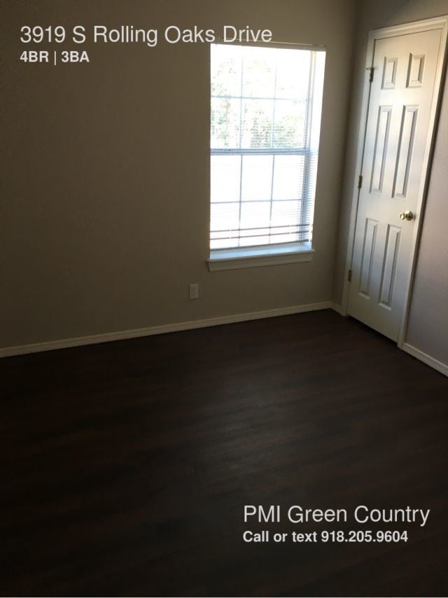 Building Photo - 3919 S Rolling Oaks Dr