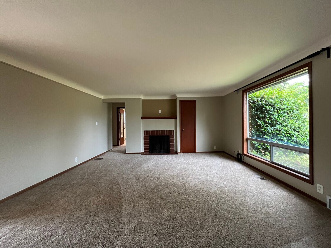 Living Room - 11252 12th Ave SW