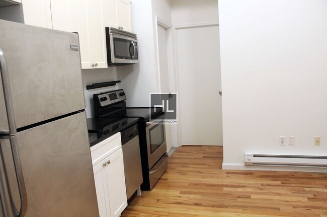 Foto del edificio - MELROSE STREET / 3-Bed 1.5-bath Bushwick P...