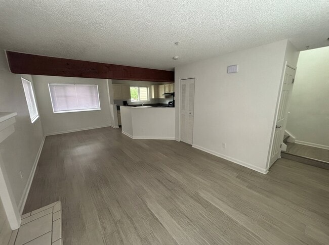 Building Photo - 694 Walden Cir