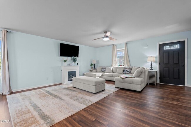 Foto del edificio - 759 Dayflower Ct