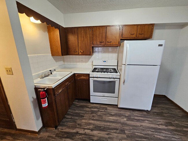 Building Photo - 1BR/1BA East Campus - Short Distance to Ca...