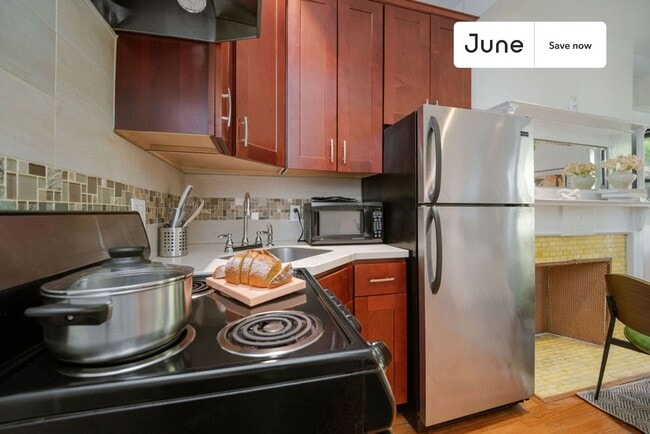 Building Photo - 145 W 136th St