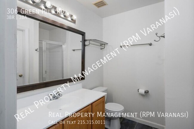 Building Photo - 3 Bed, 2.5 Bath Move-In Ready Townhome in ...