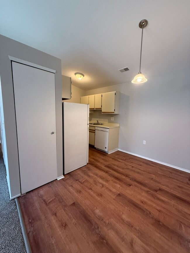 Building Photo - 1256 Oxford Manor Ct