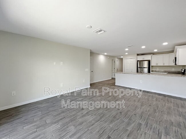 Building Photo - 1304 W 12th St