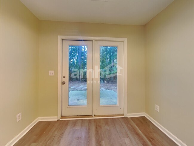 Building Photo - 224 Bainsbury Ln