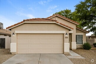 Building Photo - 975 E Vernoa St