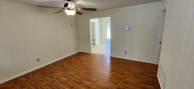Foto del edificio - 3 Bedroom Home in North Columbus, GA