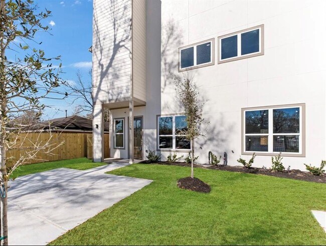 Foto del edificio - 5031 Willow Glen Dr