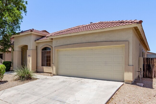 Building Photo - Single Story Large open floor plan home