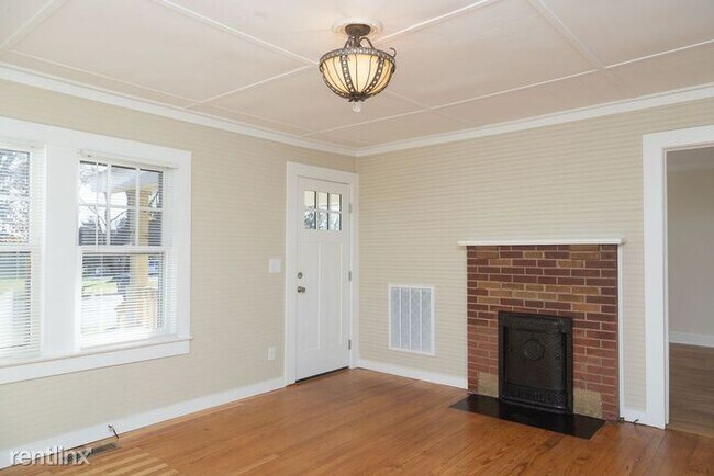 Foto del edificio - 3 br, 1 bath House - 322 Spence St