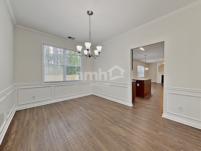 Building Photo - 2026 Peach Shoals Cir