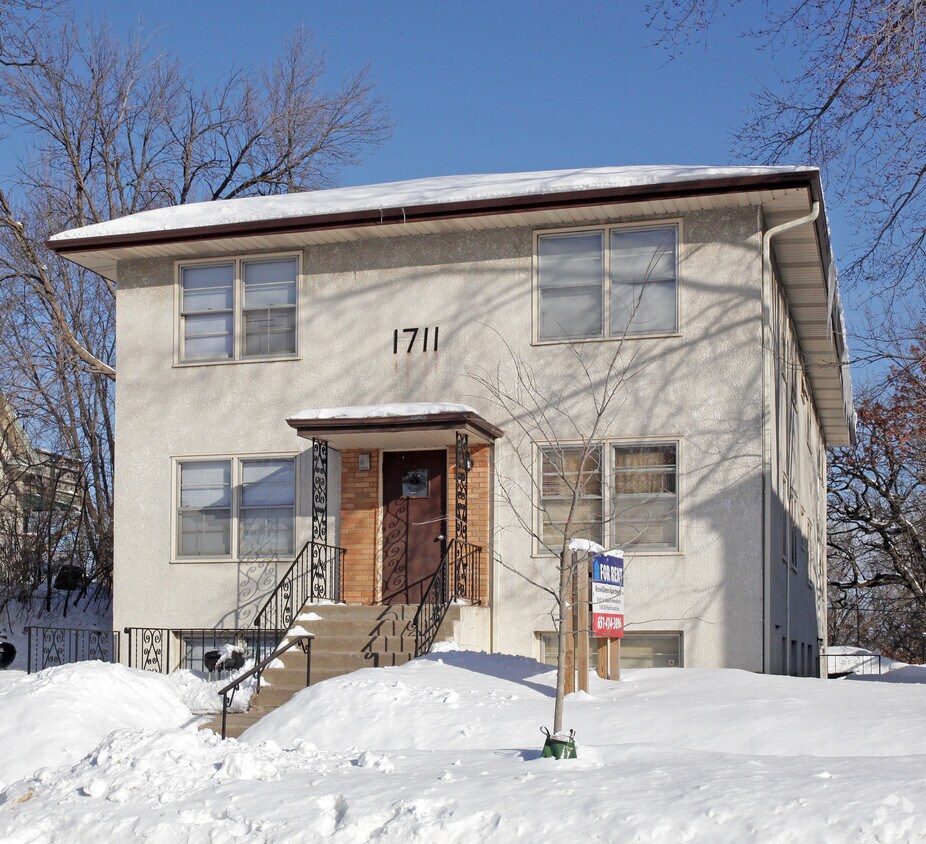 Building Photo - 1711 7th St E