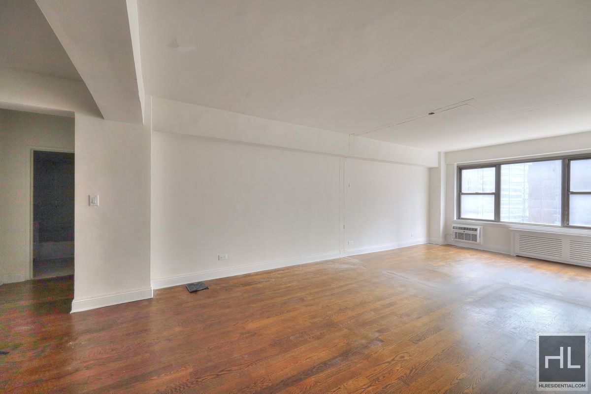 Primary Photo - EAST 57 STREET