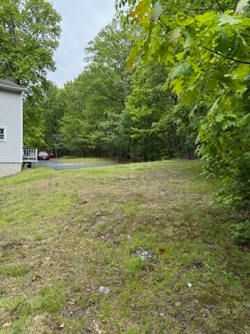 Building Photo - 607-609 Flat Hill Rd