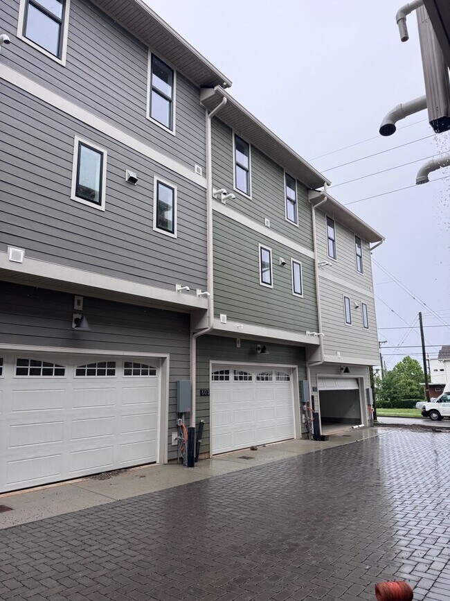 Building Photo - **COMING SOON**601 Southgate Ave, Nashvill...