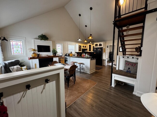 Foto del edificio - 1638 Stony Meadow Ln