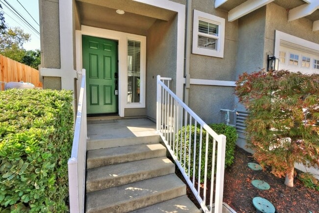 Building Photo - High Demand Park Place Home for Rent!