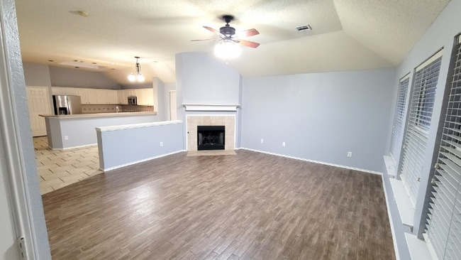 Building Photo - 2820 Golden Meadow Ave