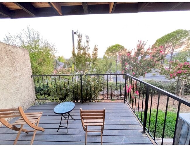 Lower deck - 847 Mission Sierra Ct