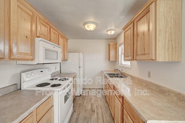 Building Photo - 9916 W Walker Pl