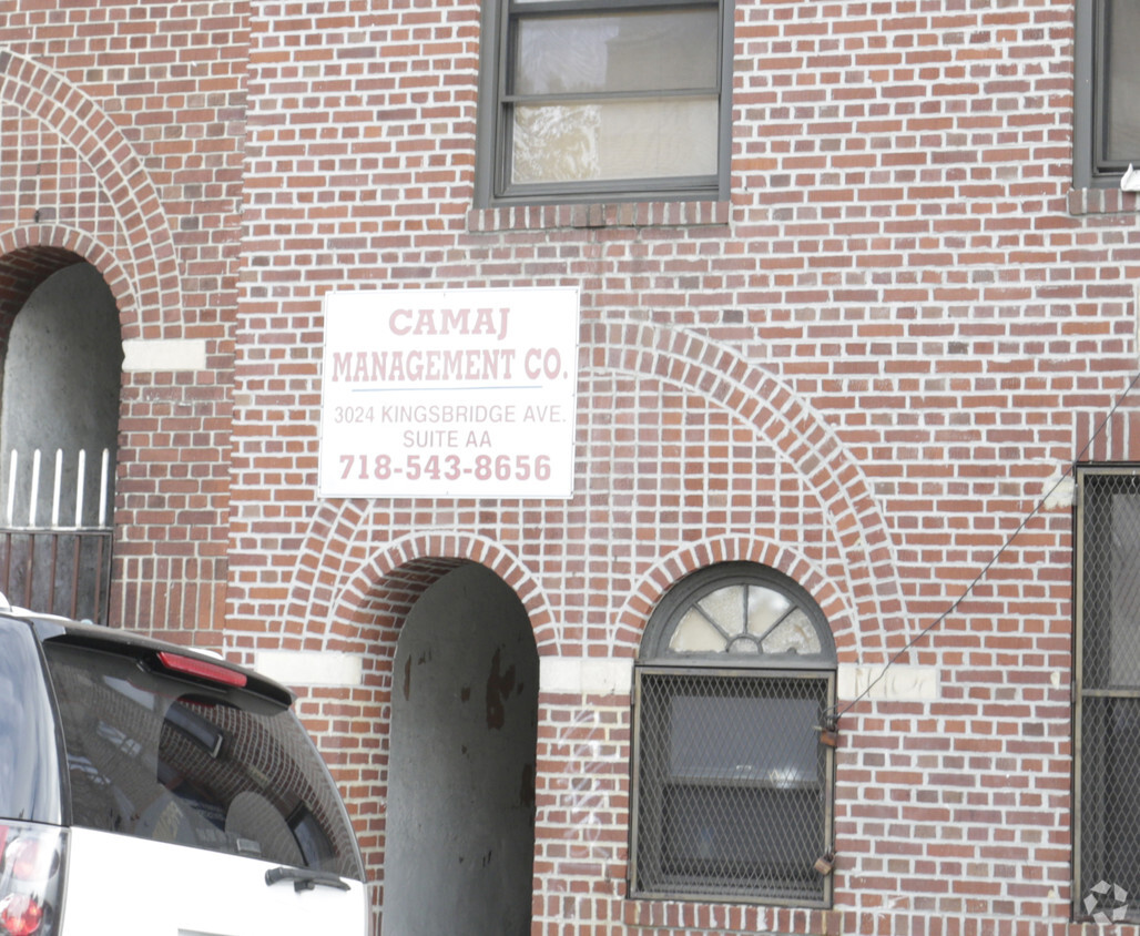 Primary Photo - 3024 Kingsbridge Ave